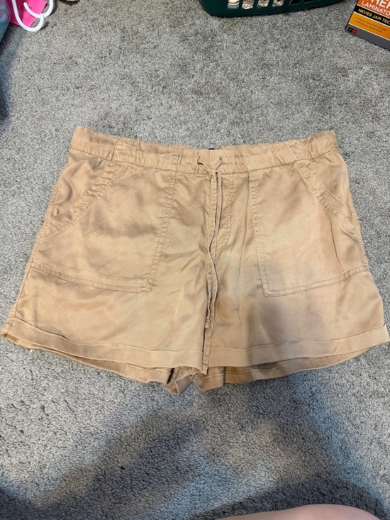 GAP Pants - GAP Women’s Drawstring Utility Shorts in Light Tan